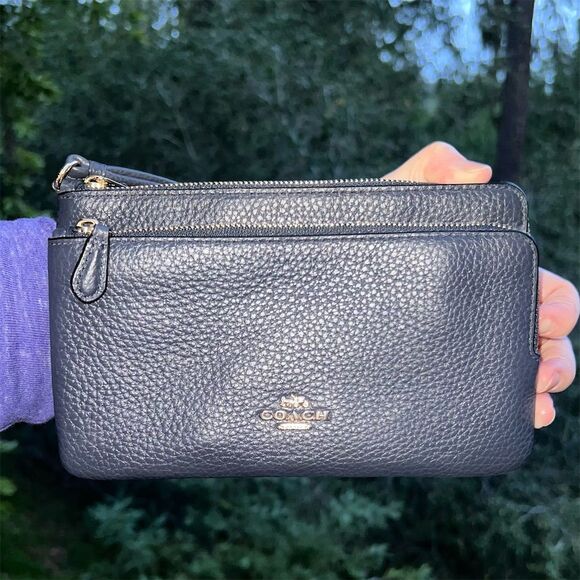 COACH Women\'s Double Zip Wallet Wristlet Navy Blue Pebbled Leather Gold Hardware
